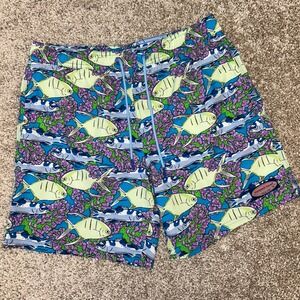 Vineyard Vines Swim Trunks Mesh Lined Men Size Small Fish Coral AOP Beach